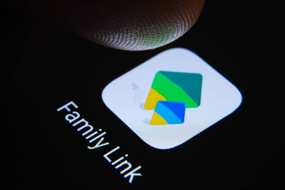 Smartphone sur lequel est installé Family Link, que l'on supprime.