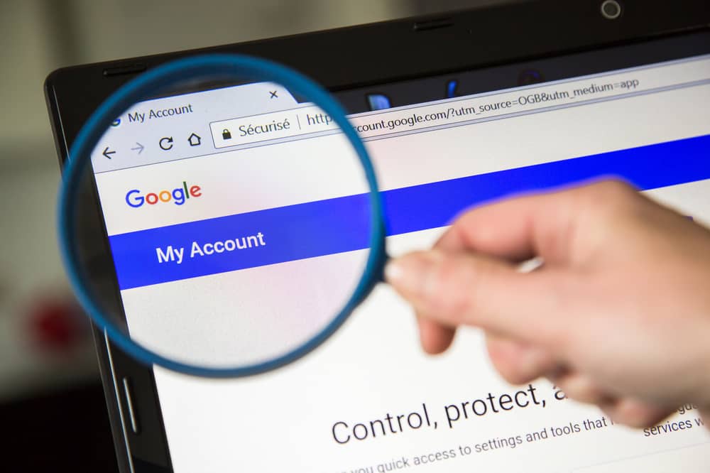 Ordinateur sur lequel on réinitialise un compte Google