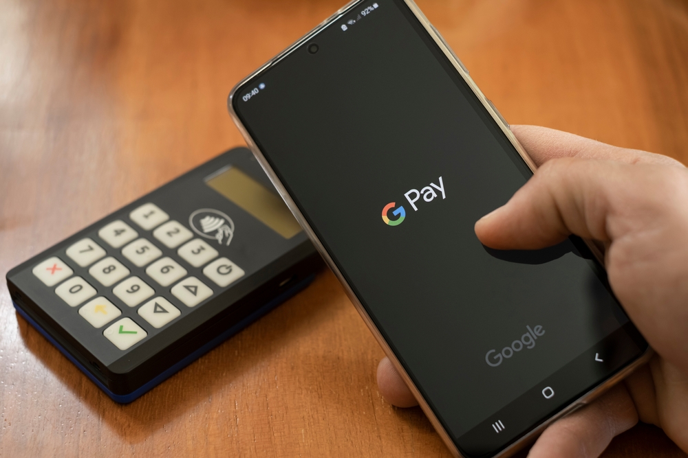 Suppression de l'application de paiement Google Pay sur un smartphone